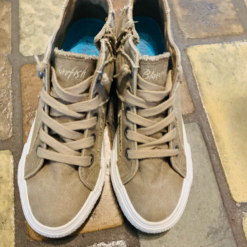 Cute booties/Blowfish Taupe